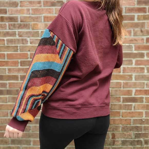Crewneck with tapestry sleeve/carhartt patch - Picture 3 of 4
